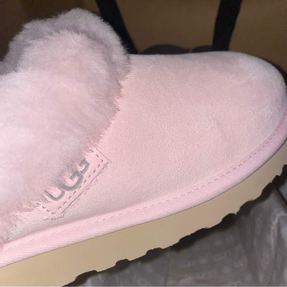 UGG Slippers size 10 New in box - Picture 4 of 15